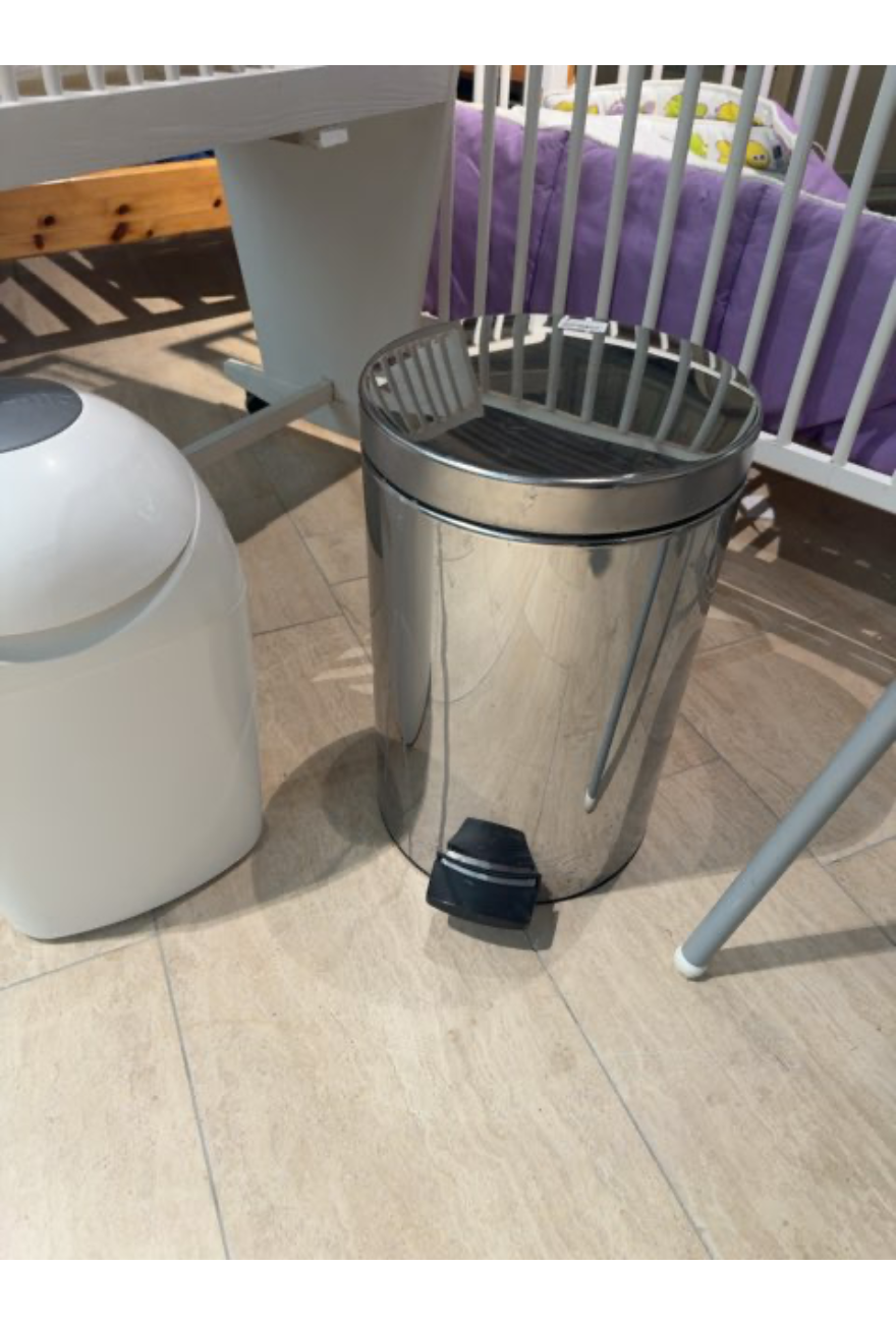 Skraldespand af mærket "Brabantia"